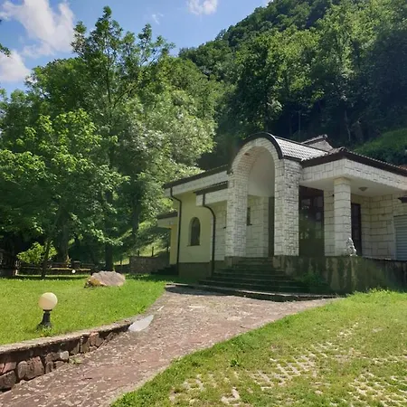 федор Holiday home Ribarica