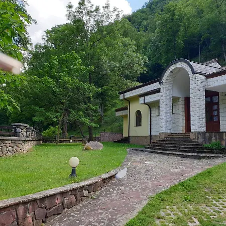 Fedor בית נופש ריבריקה