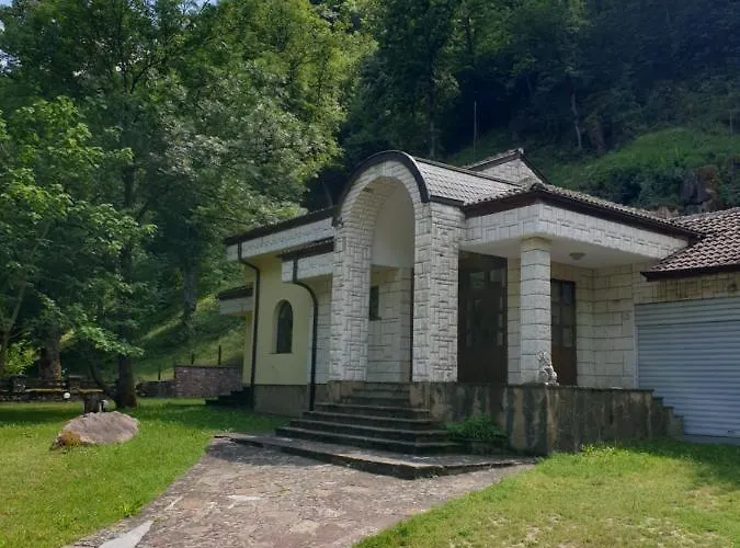 Semesterbostad Fedor *